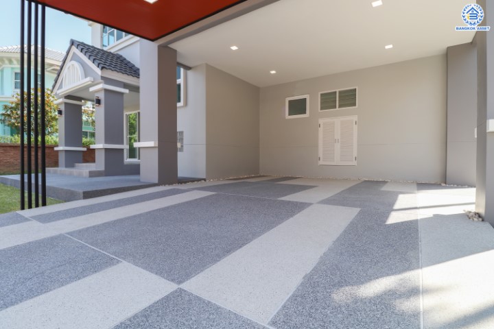 บ้านมือสองตกแต่งใหม่ ม.กฤษดาลากูน กาญจนาภิเษก-นครอินทร์ บนเนื้อที่ 85.9 ตร.ว. สนามหญ้ากว้างถึง 180 ตร.ม. ฟังก์ชัน 3 ห้องนอน 1 ห้องนอนแม่บ้าน 4 ห้องน้ำ 2 ที่จอดรถ บนทำเลเยี่ยมสุด เชื่อมต่อถนนหลายเส้นทาง ใกล้จุดขึ้นทางด่วน "ศรีรัช"